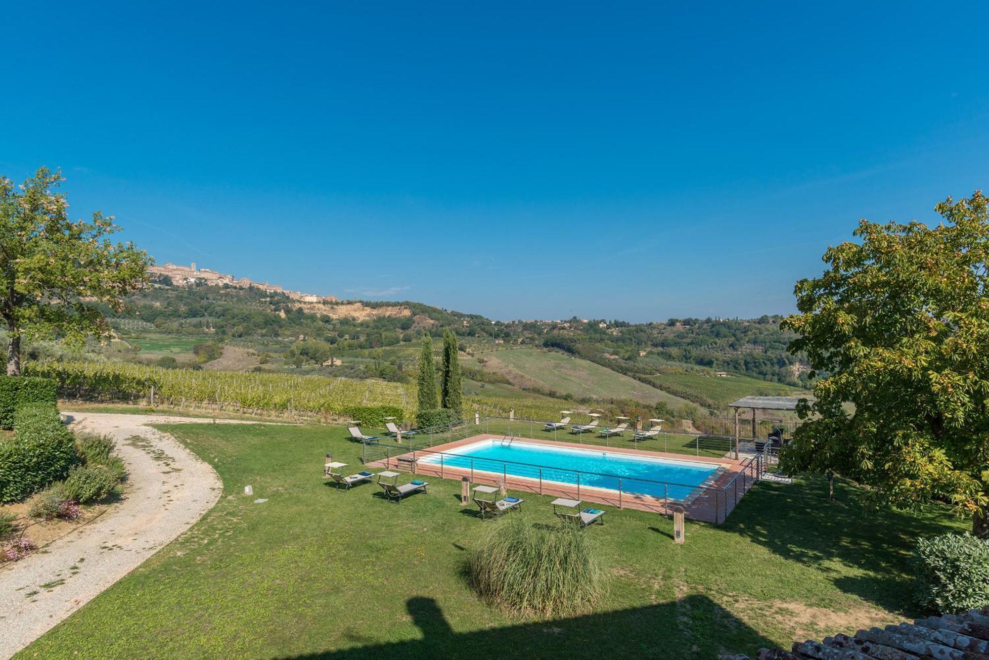 The Grapevine By Manvi Bed & Breakfast Montepulciano Exterior photo