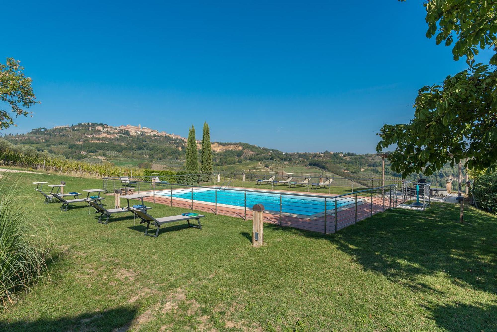 The Grapevine By Manvi Bed & Breakfast Montepulciano Exterior photo
